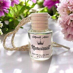 Narcissist Scented Hanging Glass Car Oil Diffuser Freshener 8ml